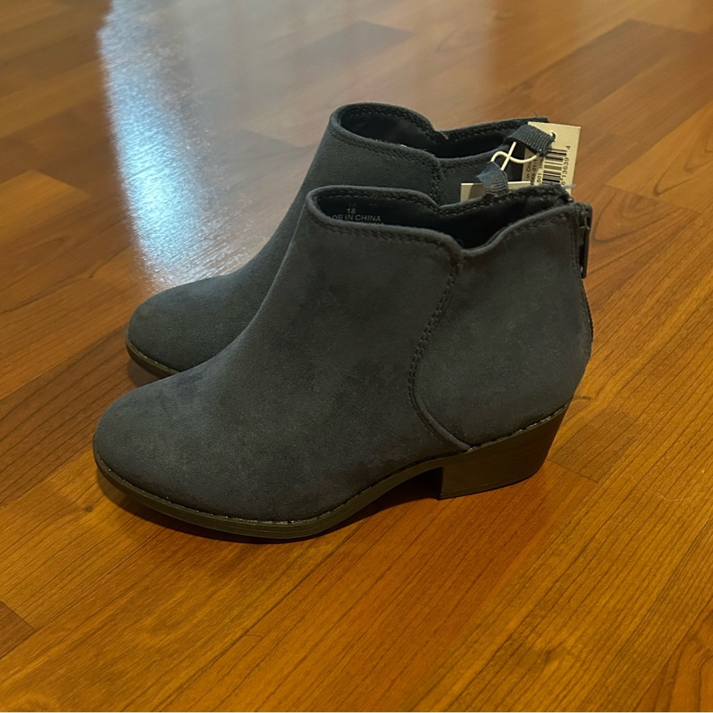 Girls boots